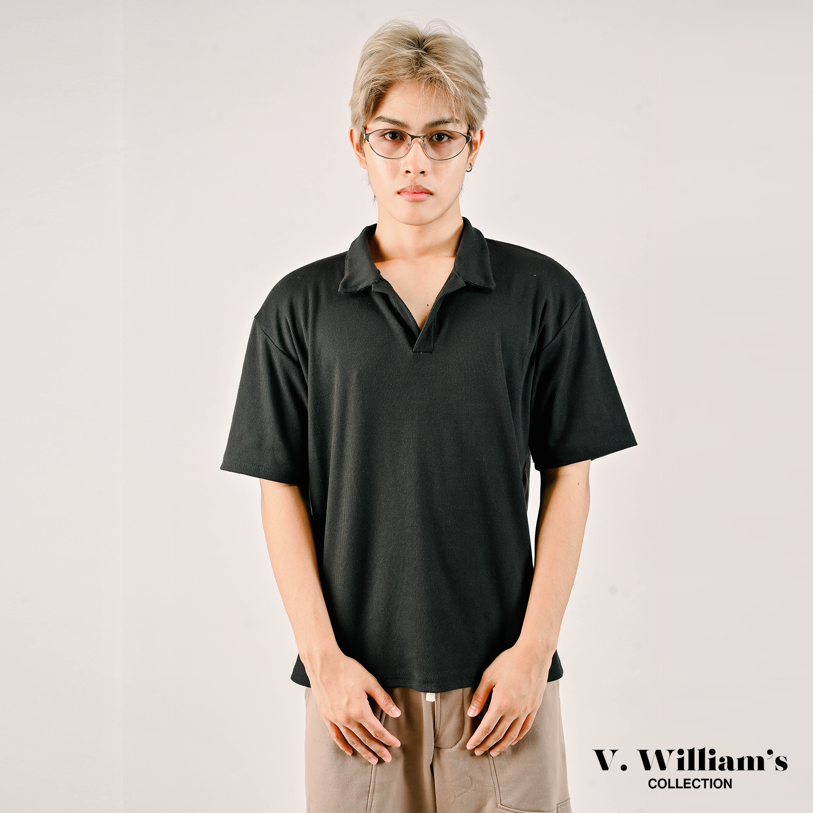 V. William's Heavy Knitted Buttonless Polo-Shirt