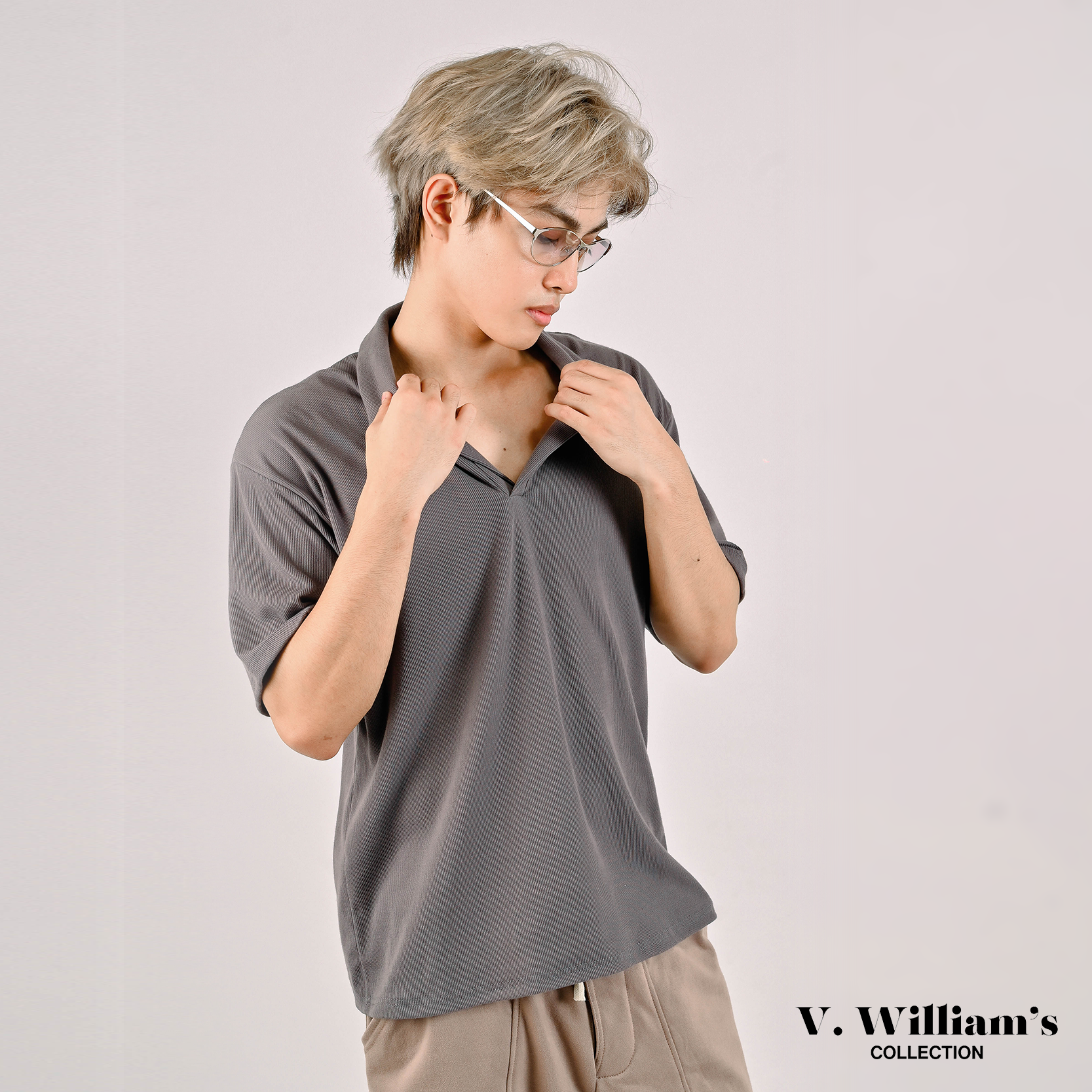 V. William's Heavy Knitted Buttonless Polo-Shirt